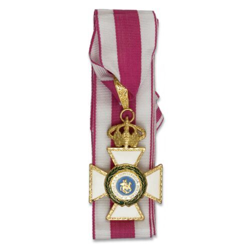 Medalla Encomienda de la Real y Militar Orden de S. H.
